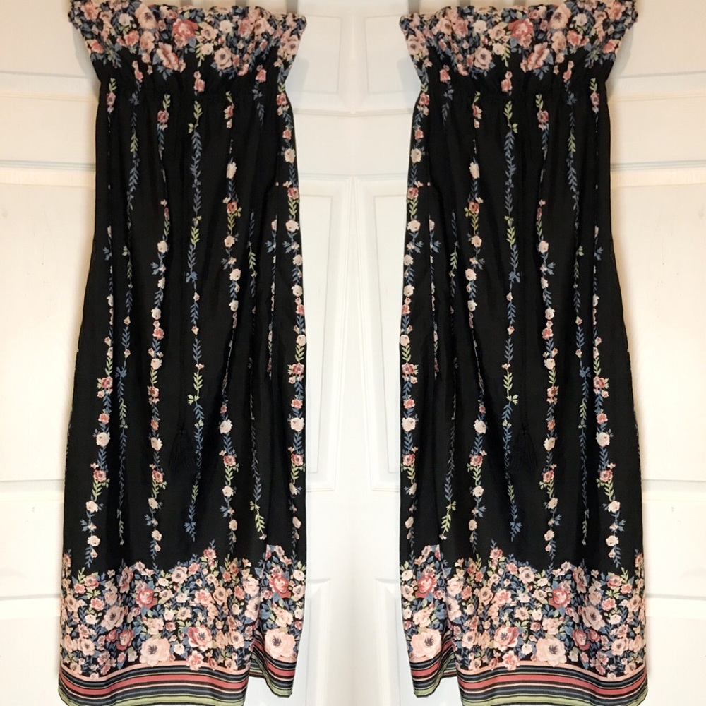 Sleeveless floral Maxi Dress